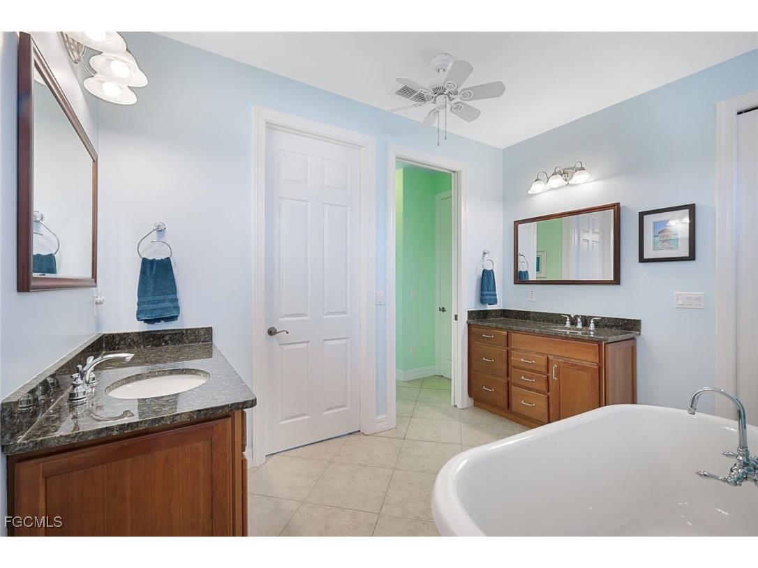 1128 NW 43rd Avenue Cape Coral FL 33993 2025020758 image22