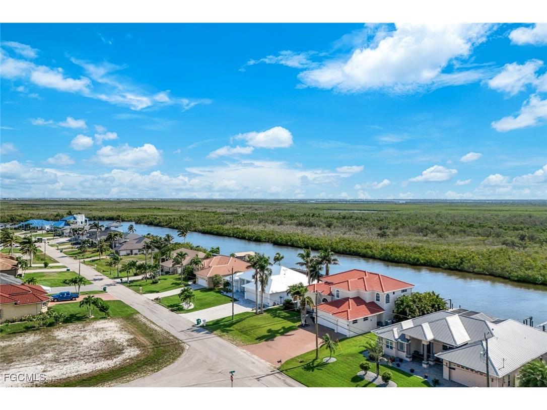 1128 NW 43rd Avenue Cape Coral FL 33993 2025020758 image47