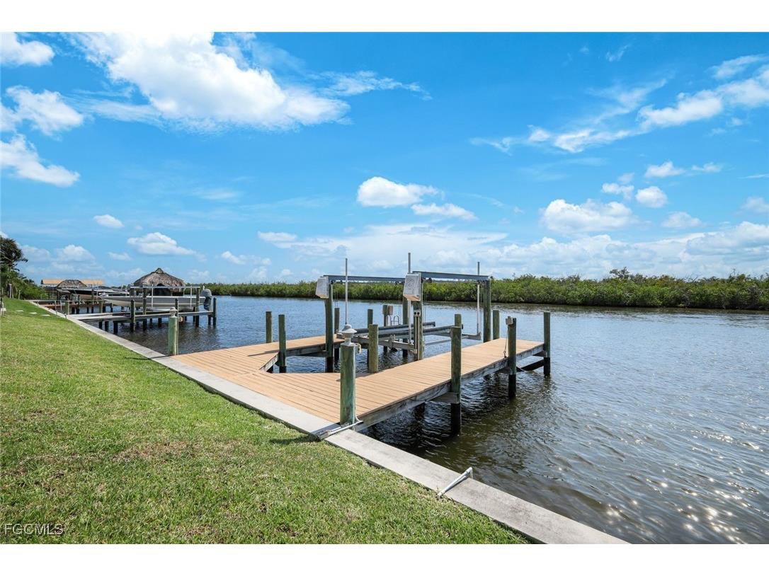 1128 NW 43rd Avenue Cape Coral FL 33993 2025020758 image6