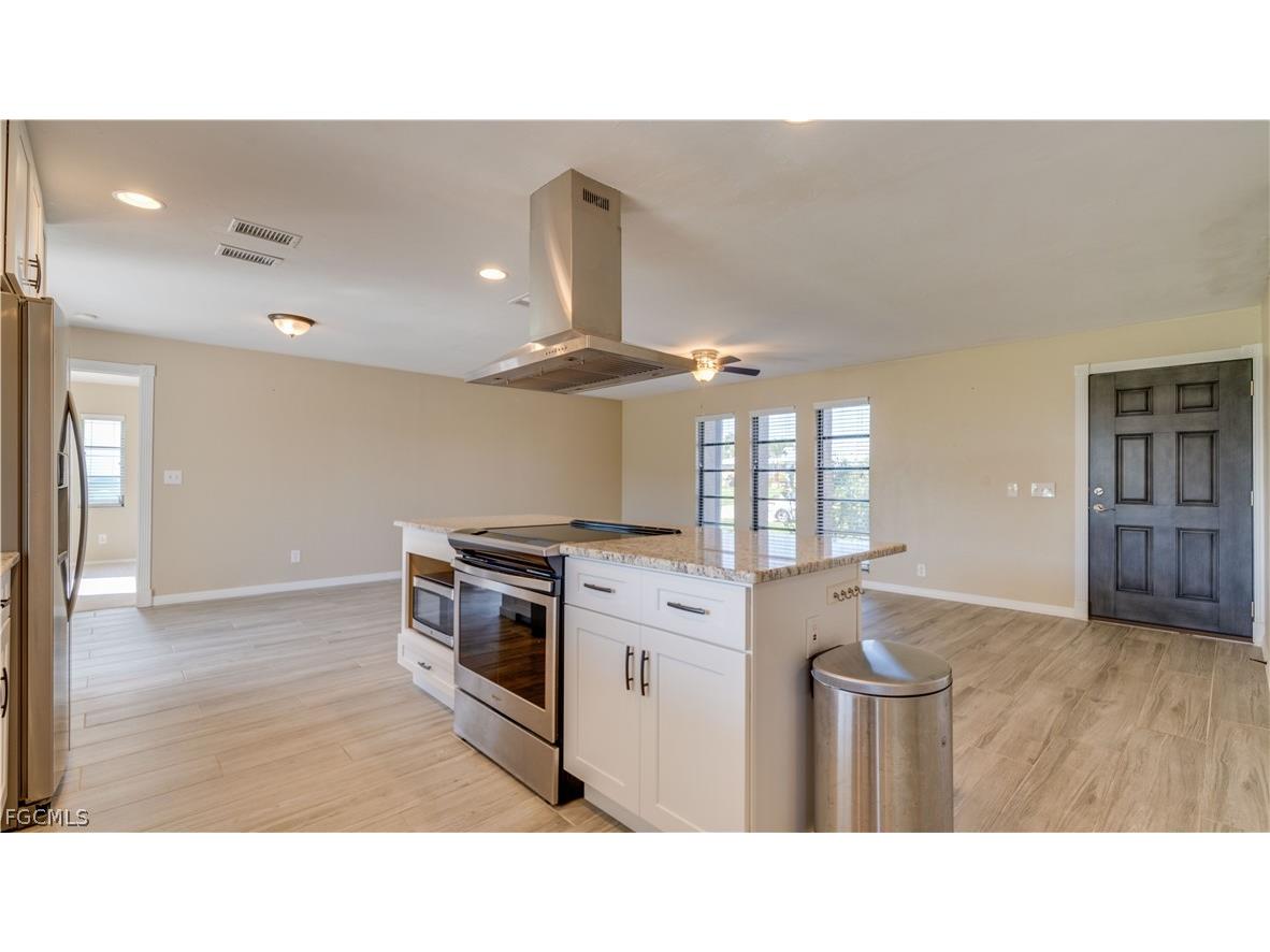 1128 SE 29th Terrace Cape Coral FL 33904 2026010963 image6