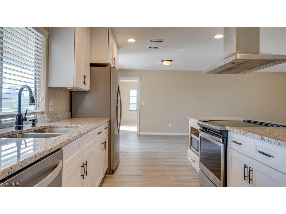 1128 SE 29th Terrace Cape Coral FL 33904 2026010963 image8