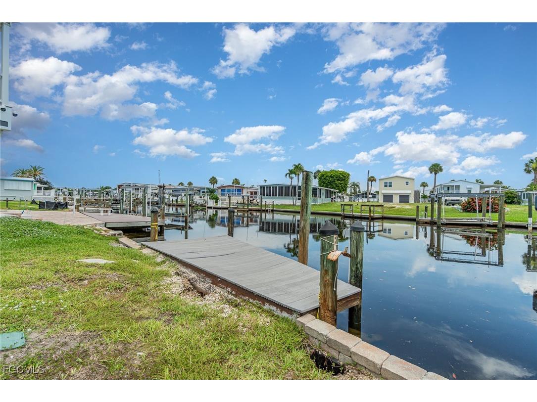 11280 Dogwood Lane Fort Myers Beach FL 33931 225063239 image3