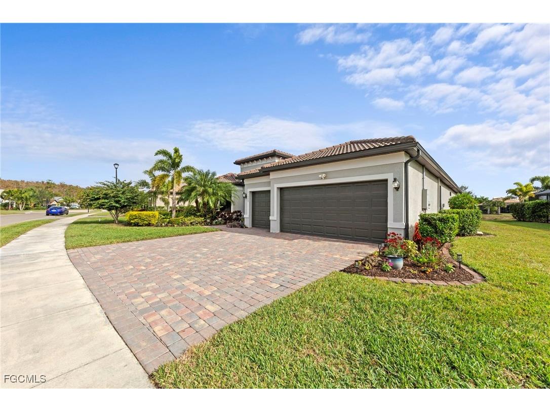 11289 Thurston Chase Fort Myers FL 33913 2025023694 image2