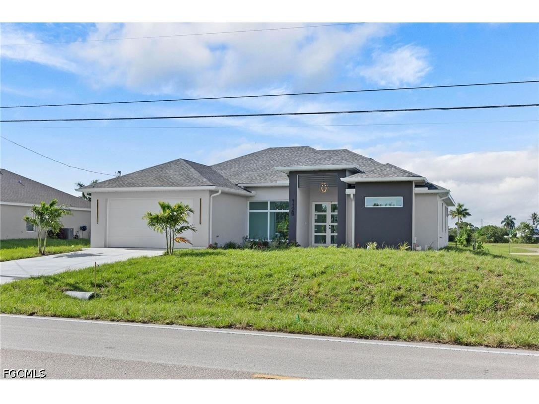 1129 Jacaranda Parkway E Cape Coral FL 33909 2026026475 image1