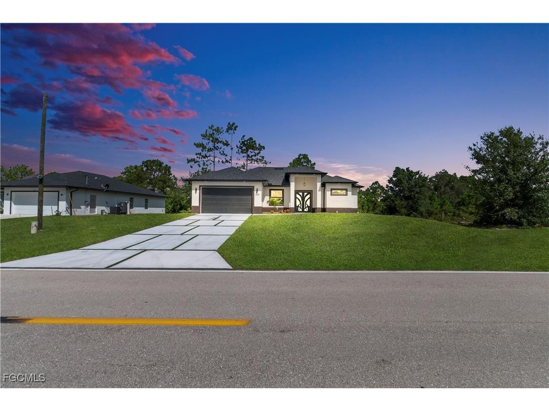 1129 Milwaukee Boulevard Lehigh Acres FL 33974 2025005419 image1