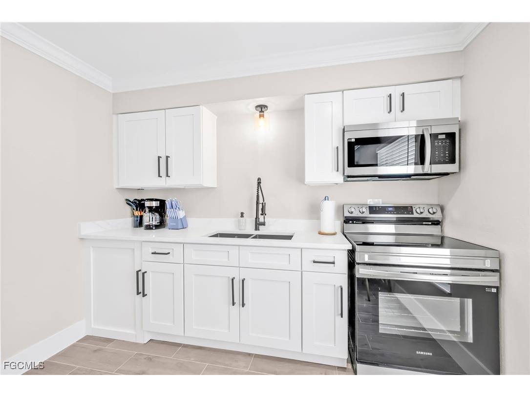 113-119 Fairweather Lane Fort Myers Beach FL 33931 2025020603 image11