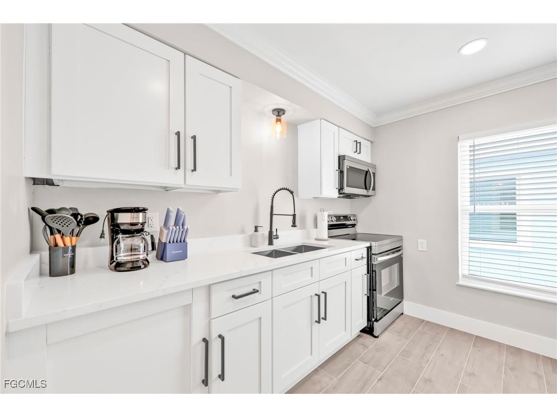 113-119 Fairweather Lane Fort Myers Beach FL 33931 2025020603 image12