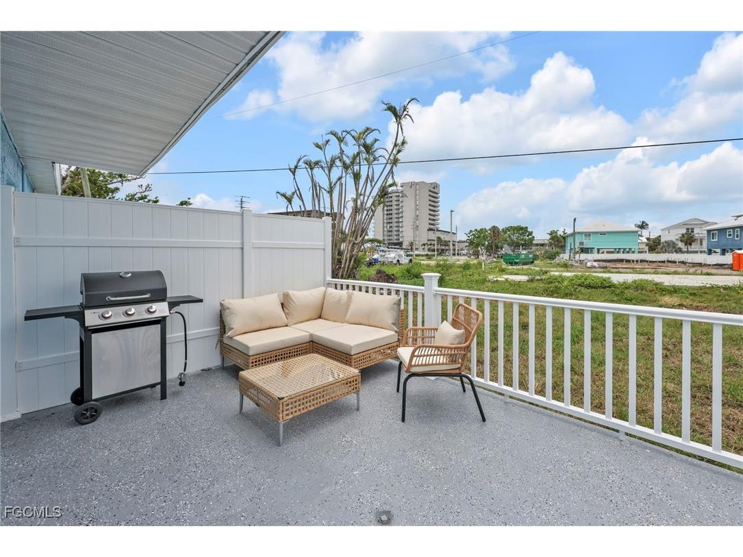 113-119 Fairweather Lane Fort Myers Beach FL 33931 2025020603 image15