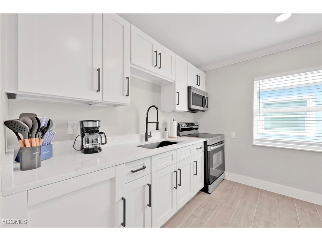 113-119 Fairweather Lane Fort Myers Beach FL 33931 2025020603 image24