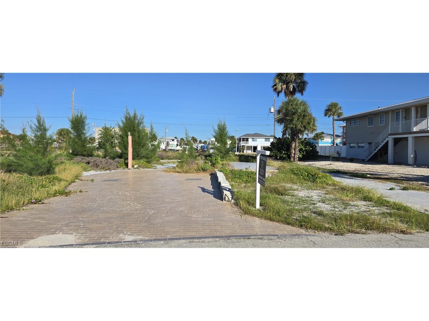 113 Anchorage Street Fort Myers Beach FL 33931 2025014606 image1