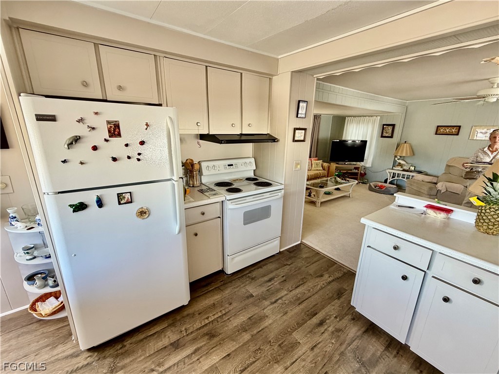 113 Chisholm Trail North Fort Myers FL 33917 2026008514 image2