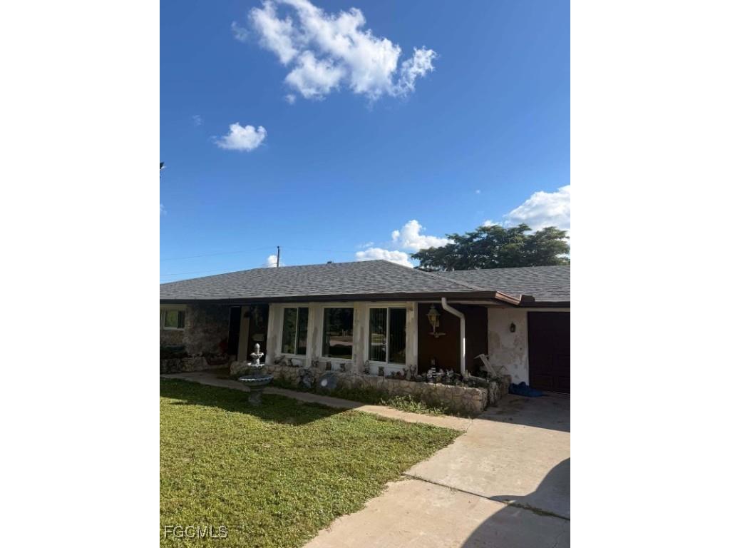 113 E Lake Drive Lehigh Acres FL 33936 2025016598 image1