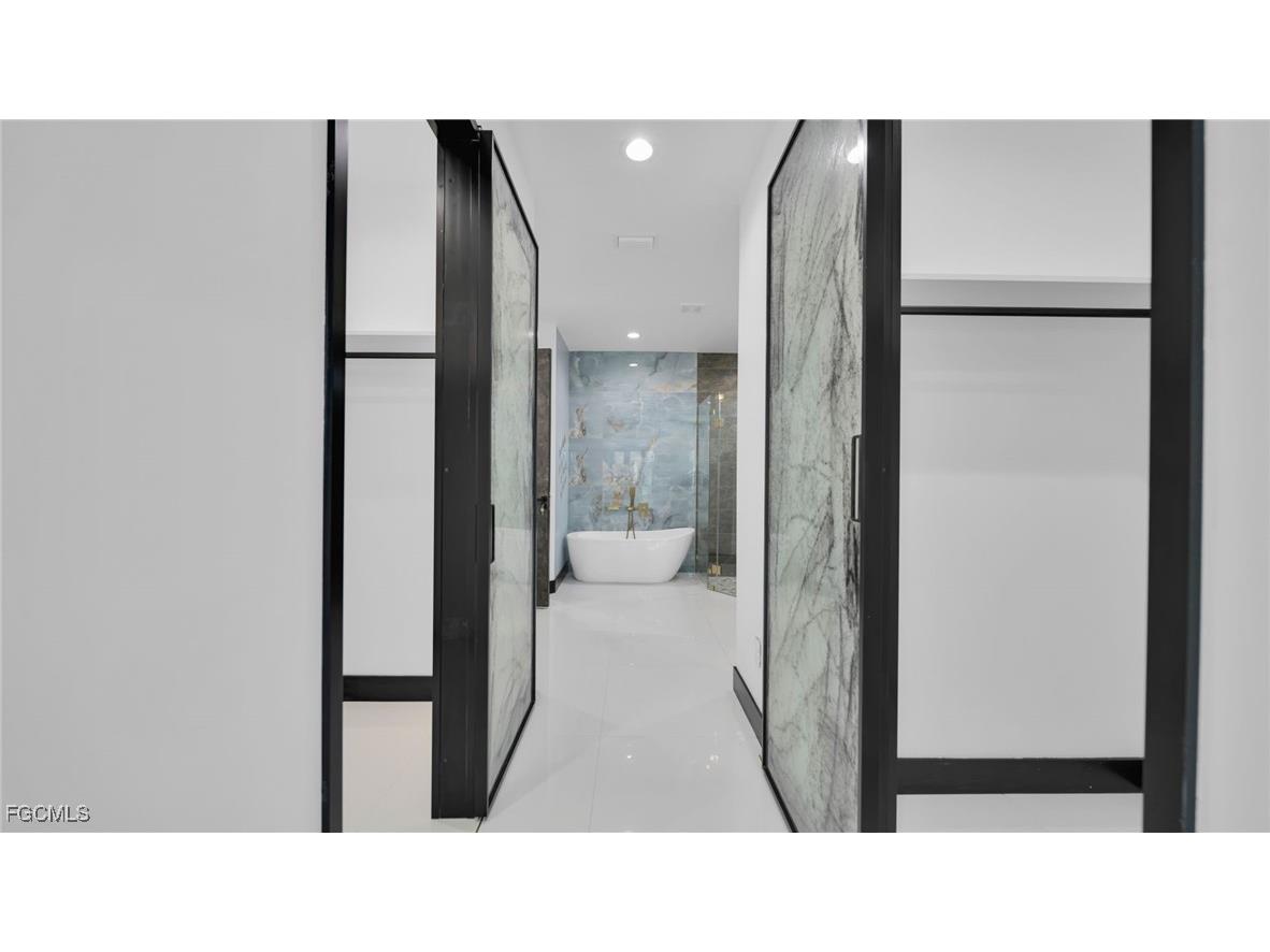 113 SW 37 Avenue Cape Coral FL 33991 2025016100 image15