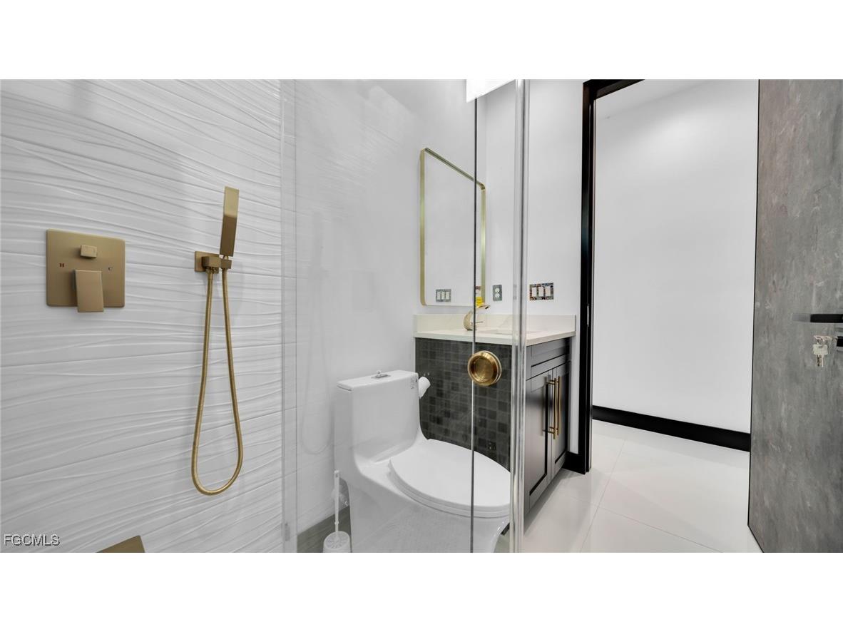 113 SW 37 Avenue Cape Coral FL 33991 2025016100 image21