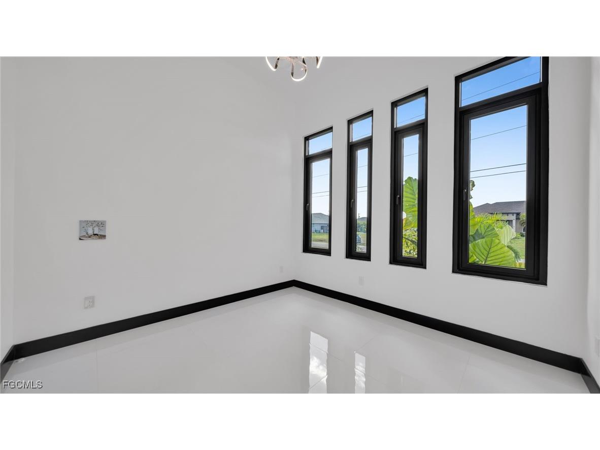 113 SW 37 Avenue Cape Coral FL 33991 2025016100 image9