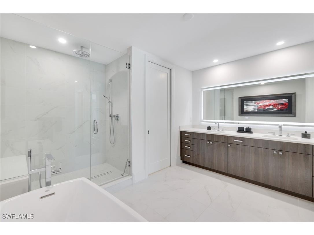 1130 3rd Avenue S #215 Naples FL 34102 225075423 image12