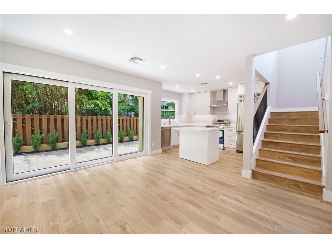 1130 5th Street S #B Naples FL 34102 226012591 image4