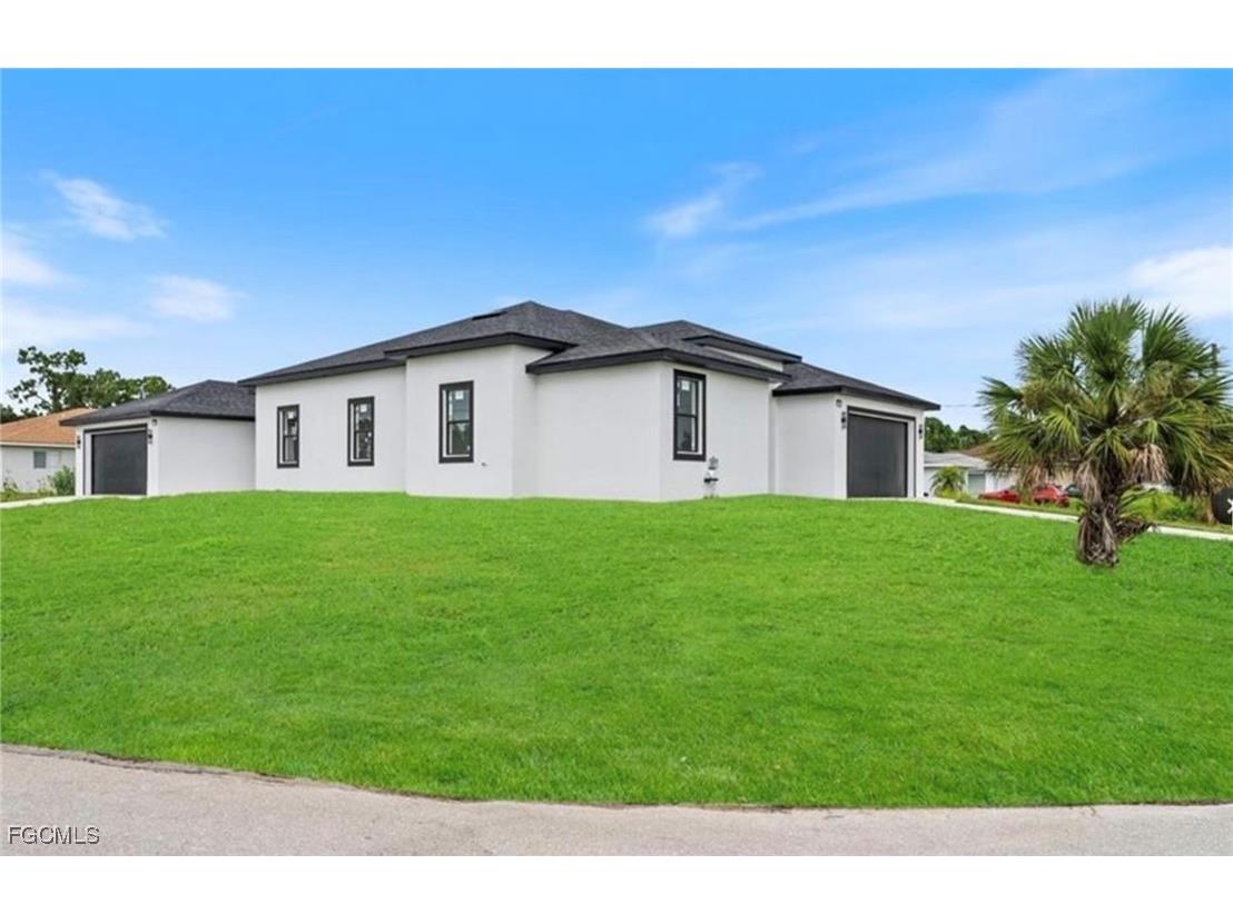 1130 Ivan Avenue S Lehigh Acres FL 33973 2026005868 image2