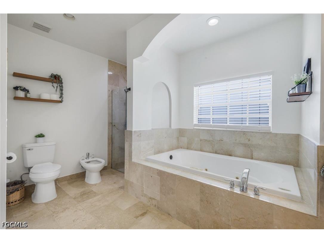 1130 NW 14th Terrace Cape Coral FL 33993 2026026595 image20