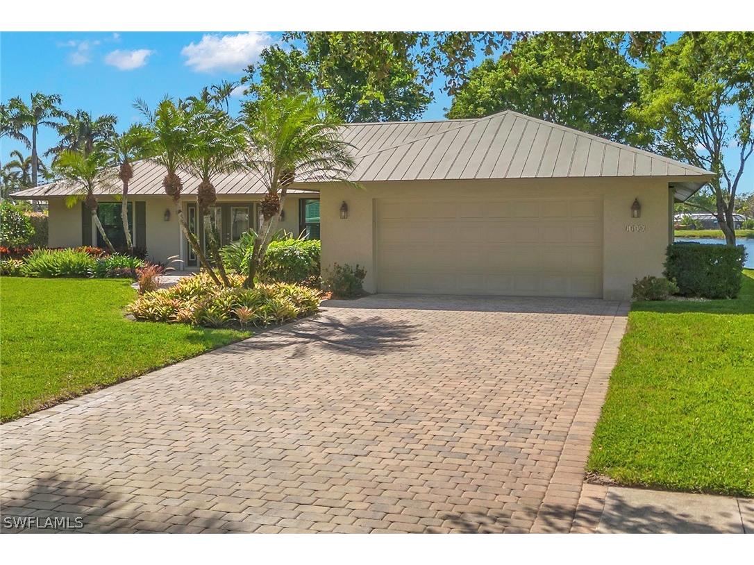 1130 Nottingham Drive Naples FL 34109 223008791 image1