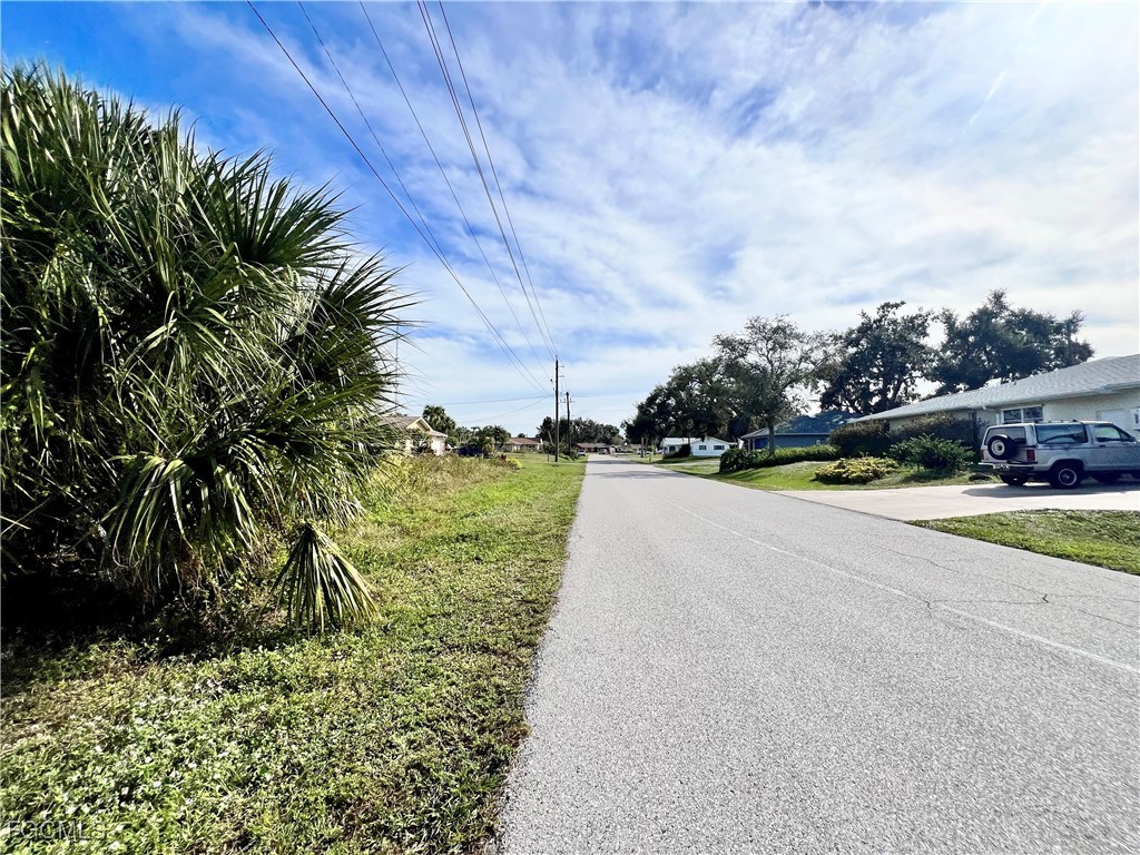1130 Seacrest Drive NW Port Charlotte FL 33948 2026005662 image2