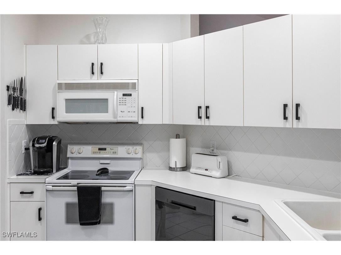 11302 Lakeland Circle Fort Myers FL 33913 225057807 image3