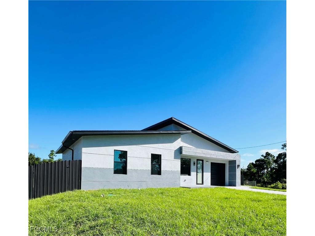 1131 Fogia Street E Lehigh Acres FL 33974 2025013284 image2