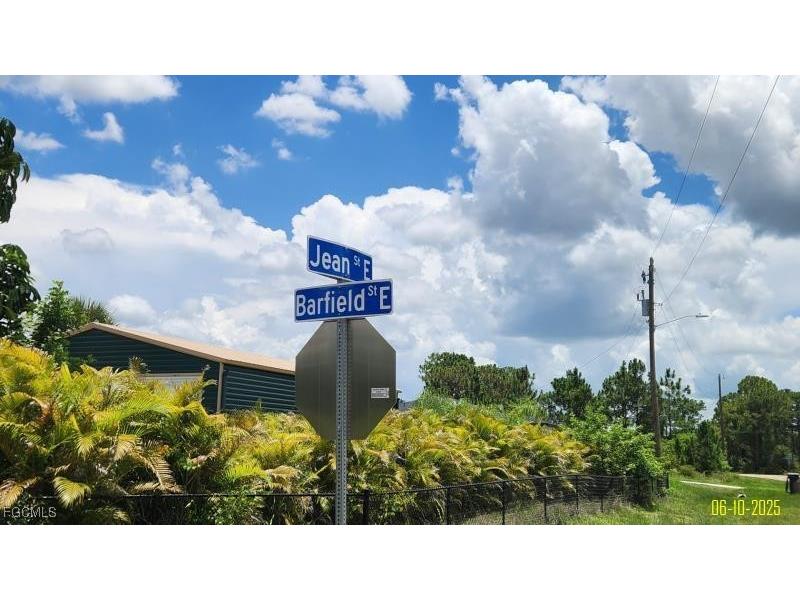 1133 Barfield Street E Lehigh Acres FL 33974 2026004171 image2