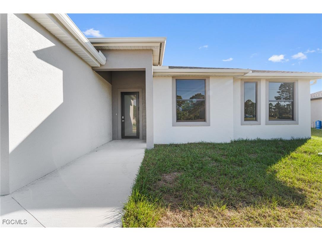 1134 Cumming Street E Lehigh Acres FL 33974 2025021608 image4