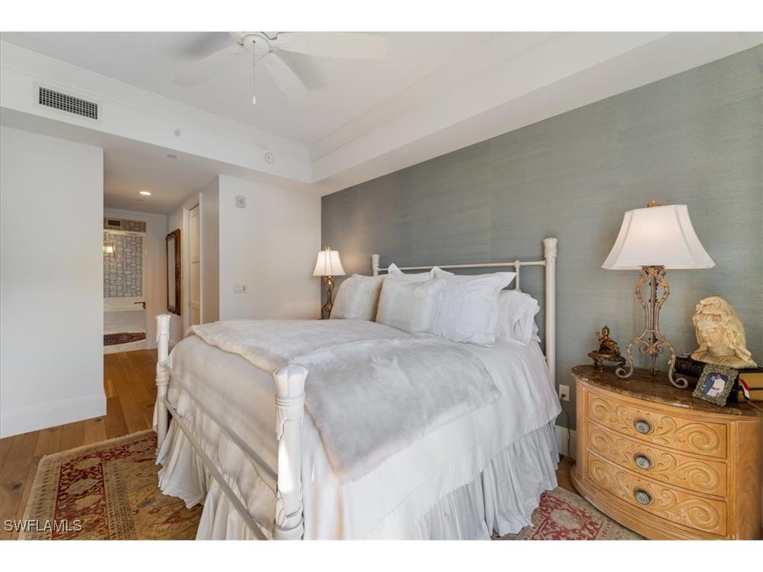 1135 3rd Avenue S #409 Naples FL 34102 225077703 image20