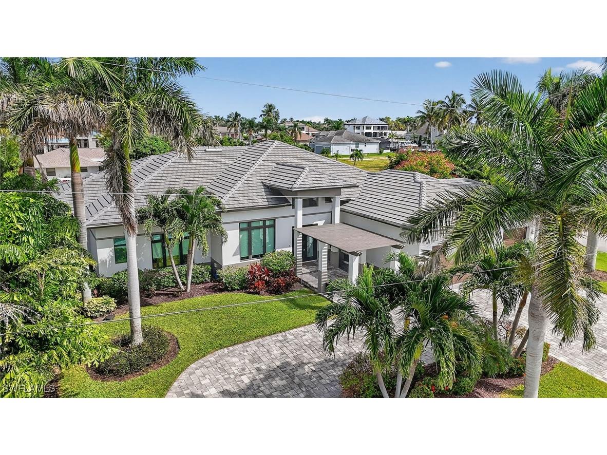 1135 Lorraine Court Cape Coral FL 33904 225072698 image1