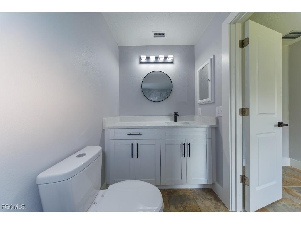 1136 Yachtsman Lane Punta Gorda FL 33983 2025017025 image30