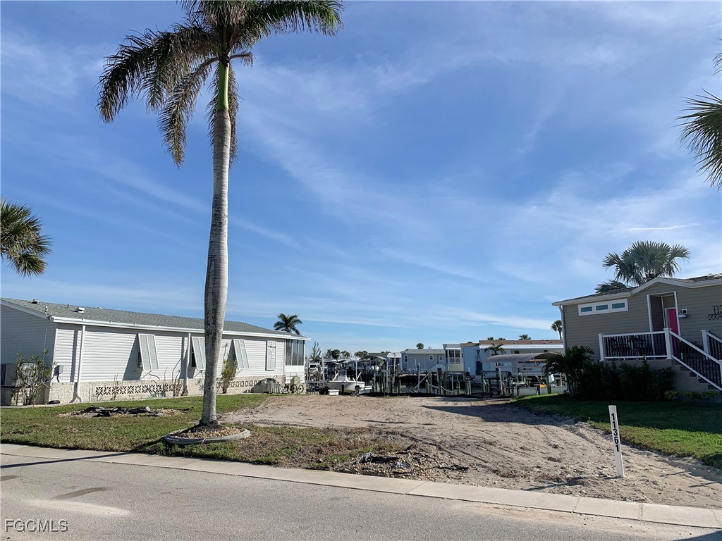 11361 Dogwood Lane Fort Myers Beach FL 33931 2025019330 image3