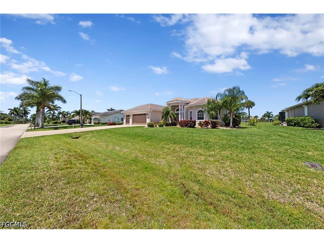 11362 Royal Tee Circle Cape Coral FL 33991 2026026524 image2