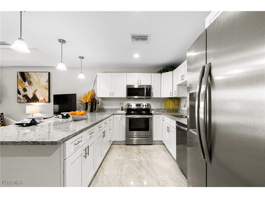 1137/1139 Edgerton Avenue Lehigh Acres FL 33974 2026002873 image5