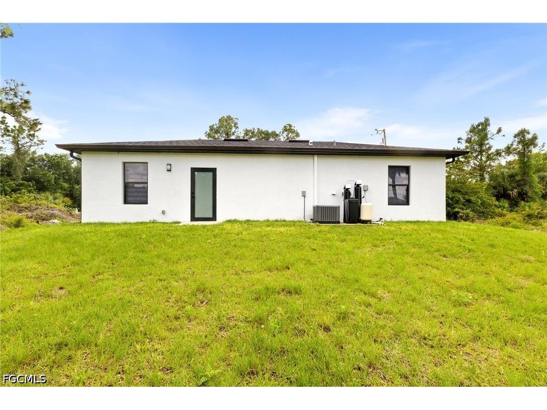 1137 Essex Street E Lehigh Acres FL 33974 2026015488 image16