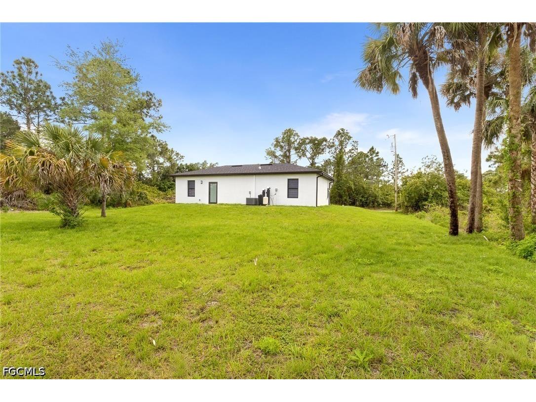 1137 Essex Street E Lehigh Acres FL 33974 2026015488 image18