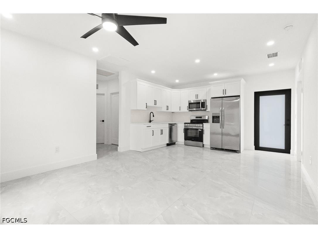 1137 Essex Street E Lehigh Acres FL 33974 2026015488 image2