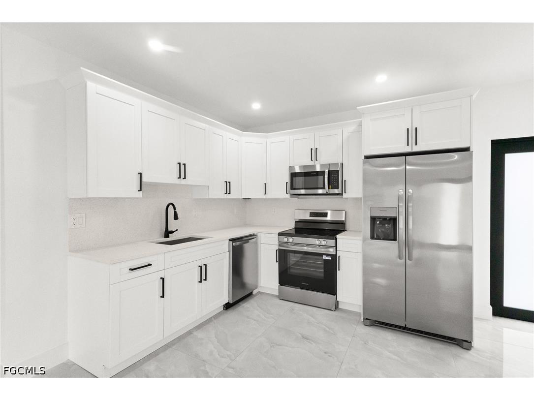 1137 Essex Street E Lehigh Acres FL 33974 2026015488 image3