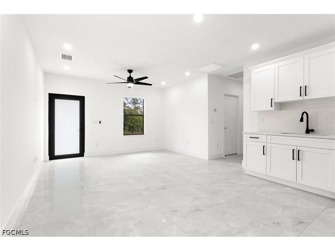 1137 Essex Street E Lehigh Acres FL 33974 2026015488 image4