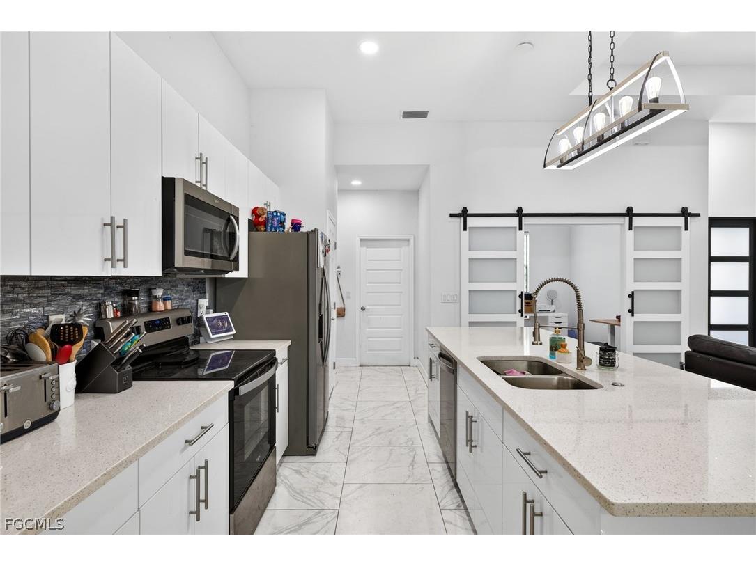 1137 NE 4th Avenue Cape Coral FL 33909 2026013234 image4