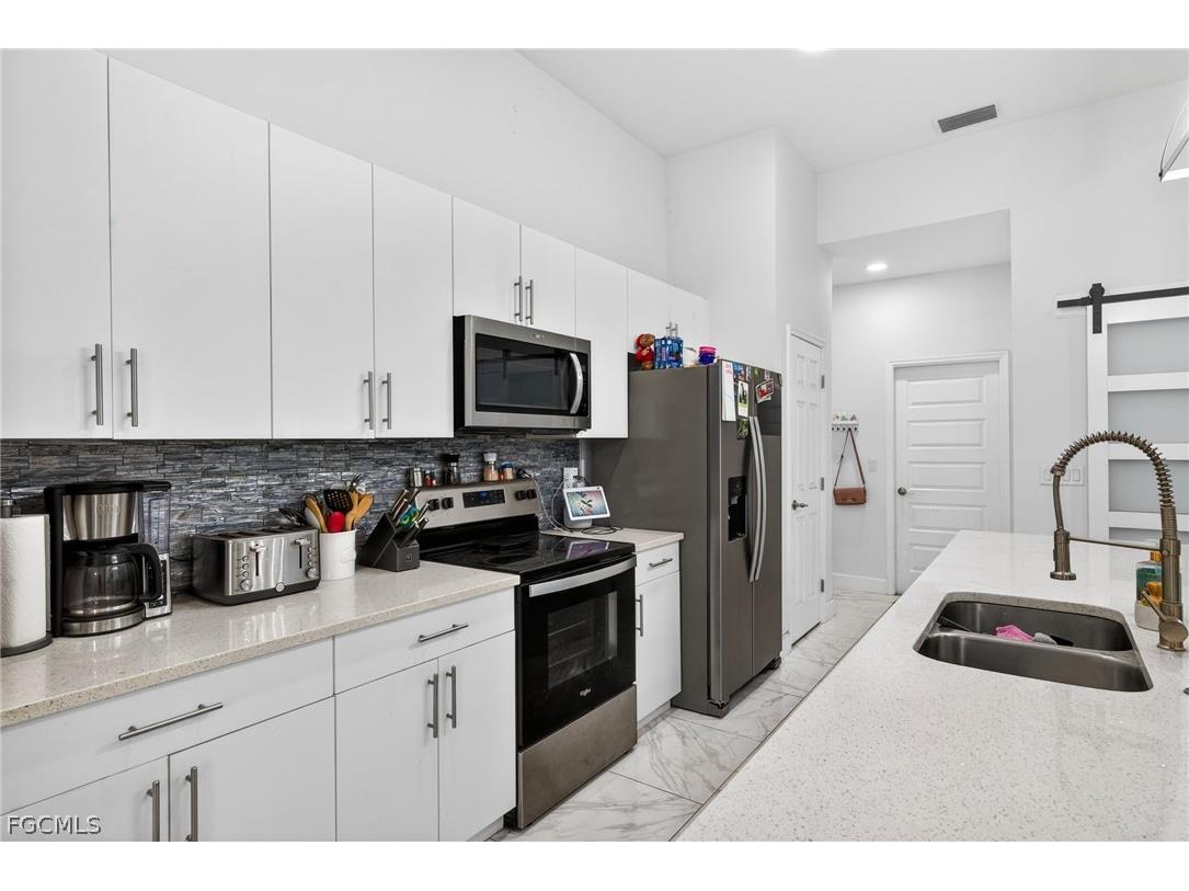 1137 NE 4th Avenue Cape Coral FL 33909 2026013234 image5