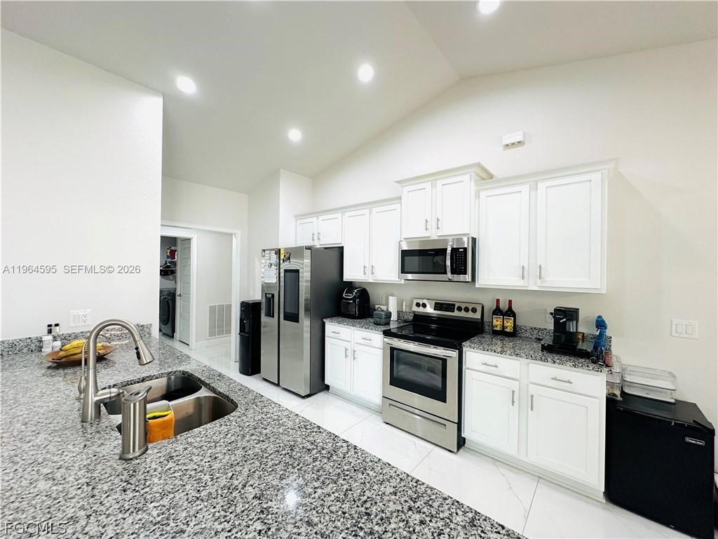 1137 NE 4th Place Cape Coral FL 33909 2026008740 image7