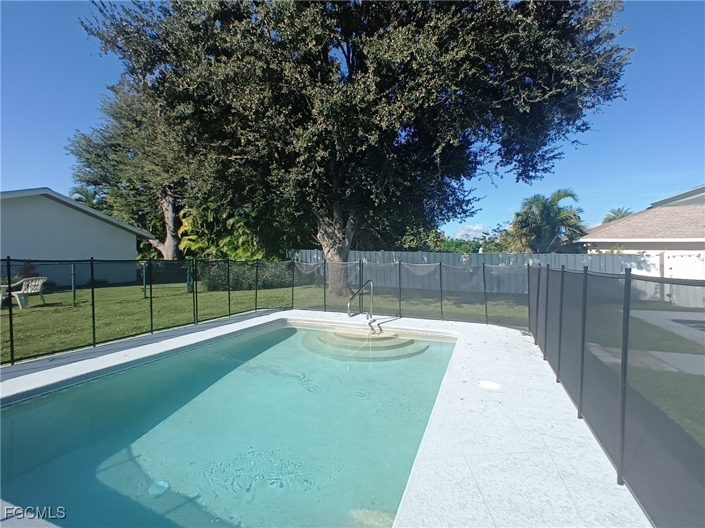 1138 SE 19th Lane Cape Coral FL 33990 2025012152 image17