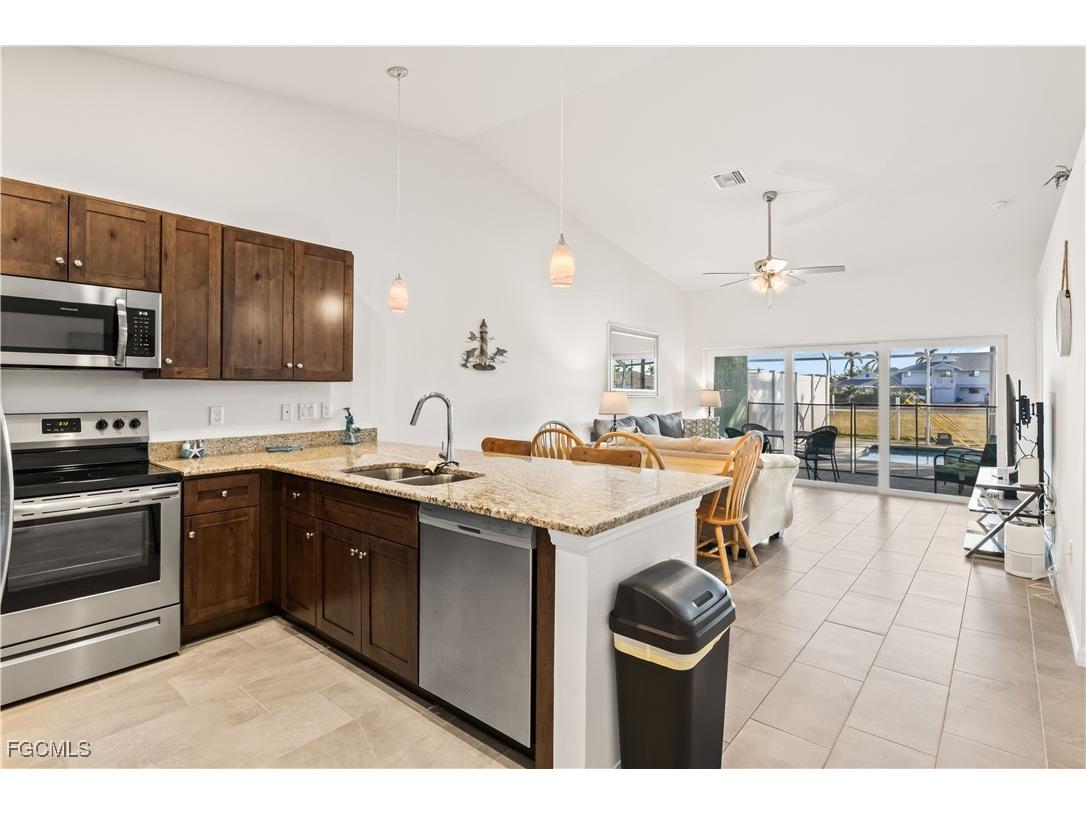 1138 SW 47th Terrace Cape Coral FL 33914 2025007971 image8