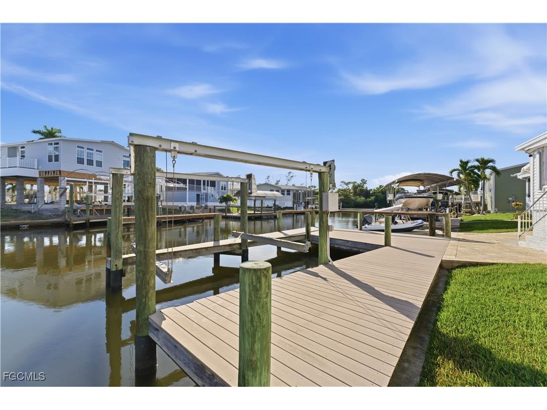 11391 Cypress Lane Fort Myers Beach FL 33931 2025022770 image24