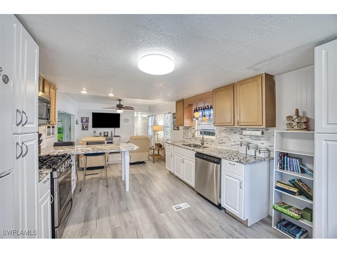 114 Moorhead Manor #114 Naples FL 34112 225081671 image13