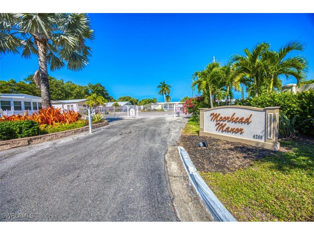 114 Moorhead Manor #114 Naples FL 34112 225081671 image4