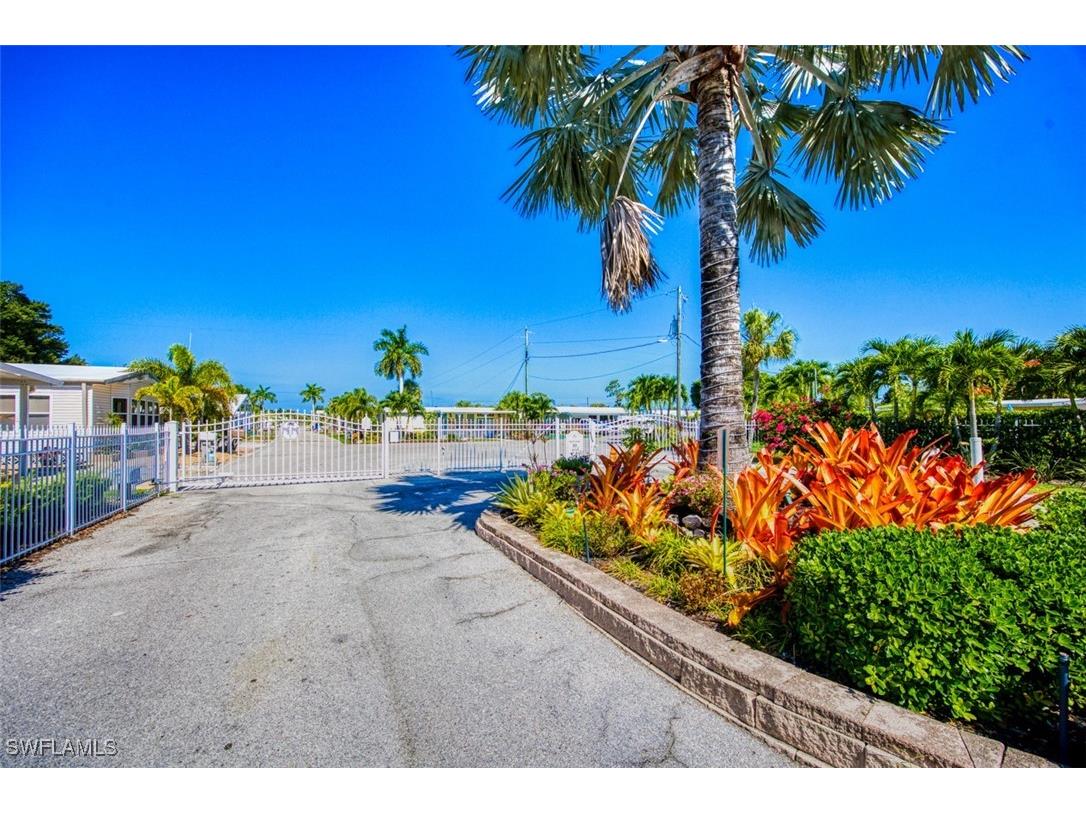 114 Moorhead Manor #114 Naples FL 34112 225081671 image5