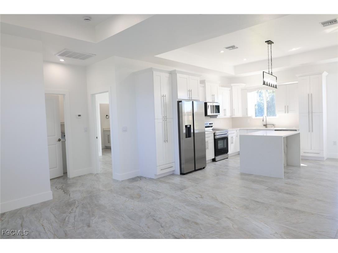 114 Preston Street Lehigh Acres FL 33974 2025015330 image6